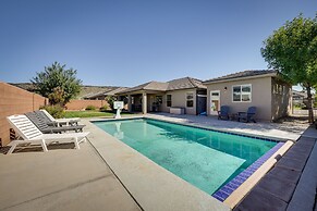 Hurricane Getaway w/ Private Pool, Mtn Views!