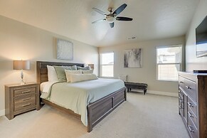 Hurricane Getaway w/ Private Pool, Mtn Views!