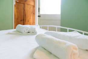 Peaceful 1BD Flat With Private Garden, Brighton!