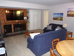 Wild Irishman 2 bed 2 bath Sleeps 9 WIBH