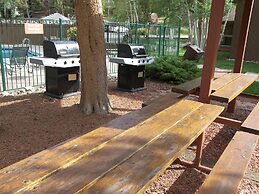 Wild Irishman 2 bed 2 bath Sleeps 9 WIBH