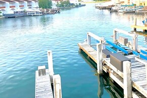 4 Guests - Stunning View - Pool - South Finger