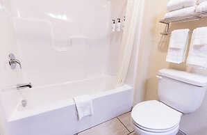 Cobblestone Inn & Suites - Winters