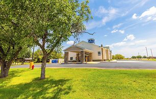 Cobblestone Inn & Suites - Winters