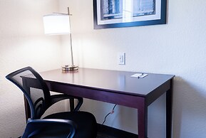 Cobblestone Inn & Suites - Winters