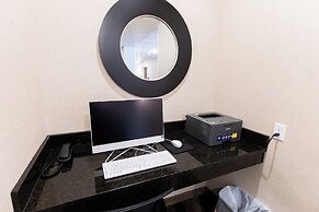 Cobblestone Inn & Suites - Winters