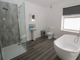 Flat 2 Englehurst Mews