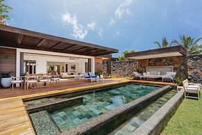 Peninsula Beach Villa