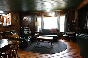 Mackinaw Timbers Cabins