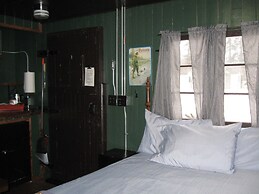 Mackinaw Timbers Cabins