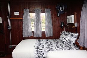 Mackinaw Timbers Cabins