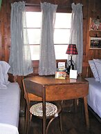 Mackinaw Timbers Cabins