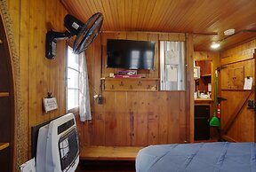 Mackinaw Timbers Cabins