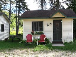 Mackinaw Timbers Cabins