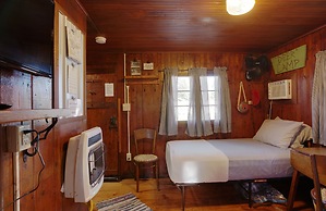 Mackinaw Timbers Cabins