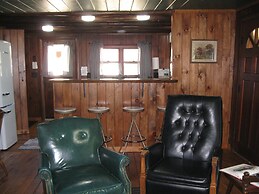 Mackinaw Timbers Cabins