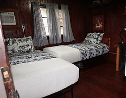 Mackinaw Timbers Cabins