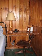 Mackinaw Timbers Cabins