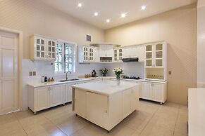 Hidden Mansions Saigon Resort