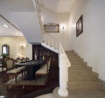 Hidden Mansions Saigon Resort