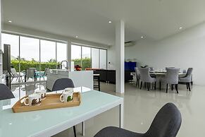 Modern 4 Bedroom Pool Villa - KHA5