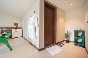 Time Terminal Hotel Daejeon 1st by Aank