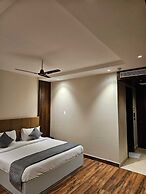 Four Leaf Hotel Akosha