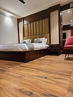 Four Leaf Hotel Akosha