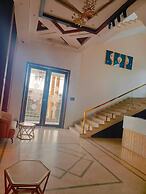 Four Leaf Hotel Akosha