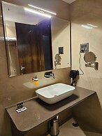 Four Leaf Hotel Akosha