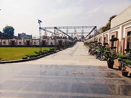 Four Leaf Hotel Akosha