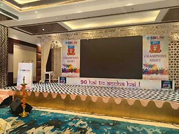 Four Leaf Hotel Akosha