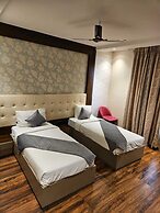 Four Leaf Hotel Akosha