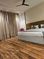 Four Leaf Hotel Akosha