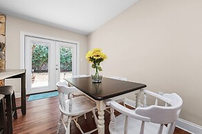 Niceville Dream Home Sleeps 13