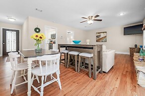 Niceville Dream Home Sleeps 13