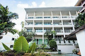 Tri's Miracle Kata Beach Side