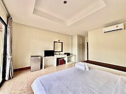 Tri's Miracle Kata Beach Side