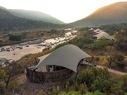 Madwaleni River Lodge - Babanango Game Reserve