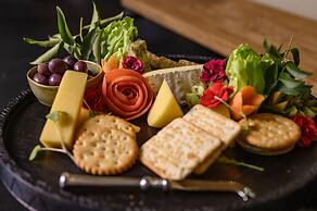 Madwaleni River Lodge - Babanango Game Reserve