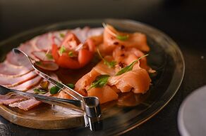 Madwaleni River Lodge - Babanango Game Reserve