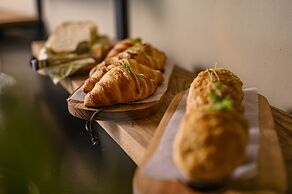 Madwaleni River Lodge - Babanango Game Reserve