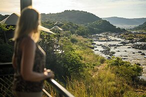 Madwaleni River Lodge - Babanango Game Reserve