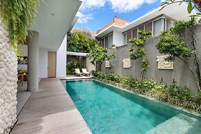 Best Selling 2 Bedrooms Villa in Central Seminyak