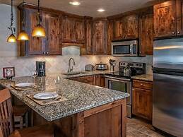 Grand Lodge at Peak 7 - 3 Bedroom Residence - Pool, Hot Tubs, Game Roo