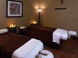 Grand Lodge at Peak 7 - 3 Bedroom Residence - Pool, Hot Tubs, Game Roo