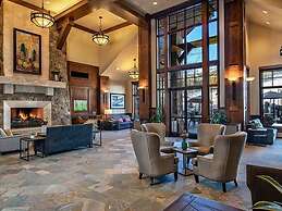 Grand Lodge at Peak 7 - 3 Bedroom Residence - Pool, Hot Tubs, Game Roo