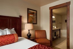 Grand Lodge at Peak 7 - 3 Bedroom Residence - Pool, Hot Tubs, Game Roo