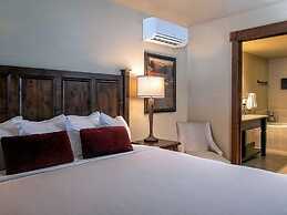 Grand Lodge at Peak 7 - 3 Bedroom Residence - Pool, Hot Tubs, Game Roo