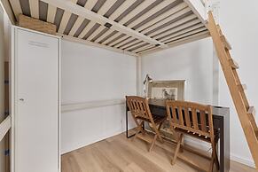 Studio z Antresolą by Renters